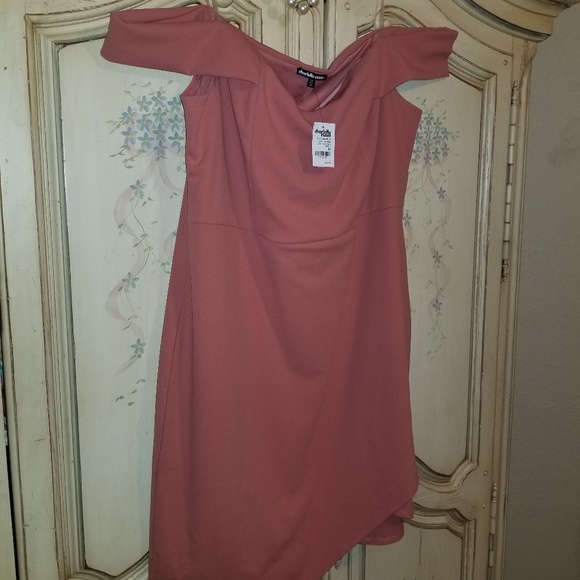 Plus Size Off the Shoulder Asymmetrical Mini Dress - Picture 4 of 4